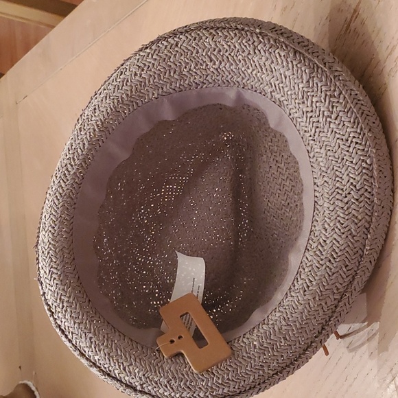 Hat - Picture 5 of 6